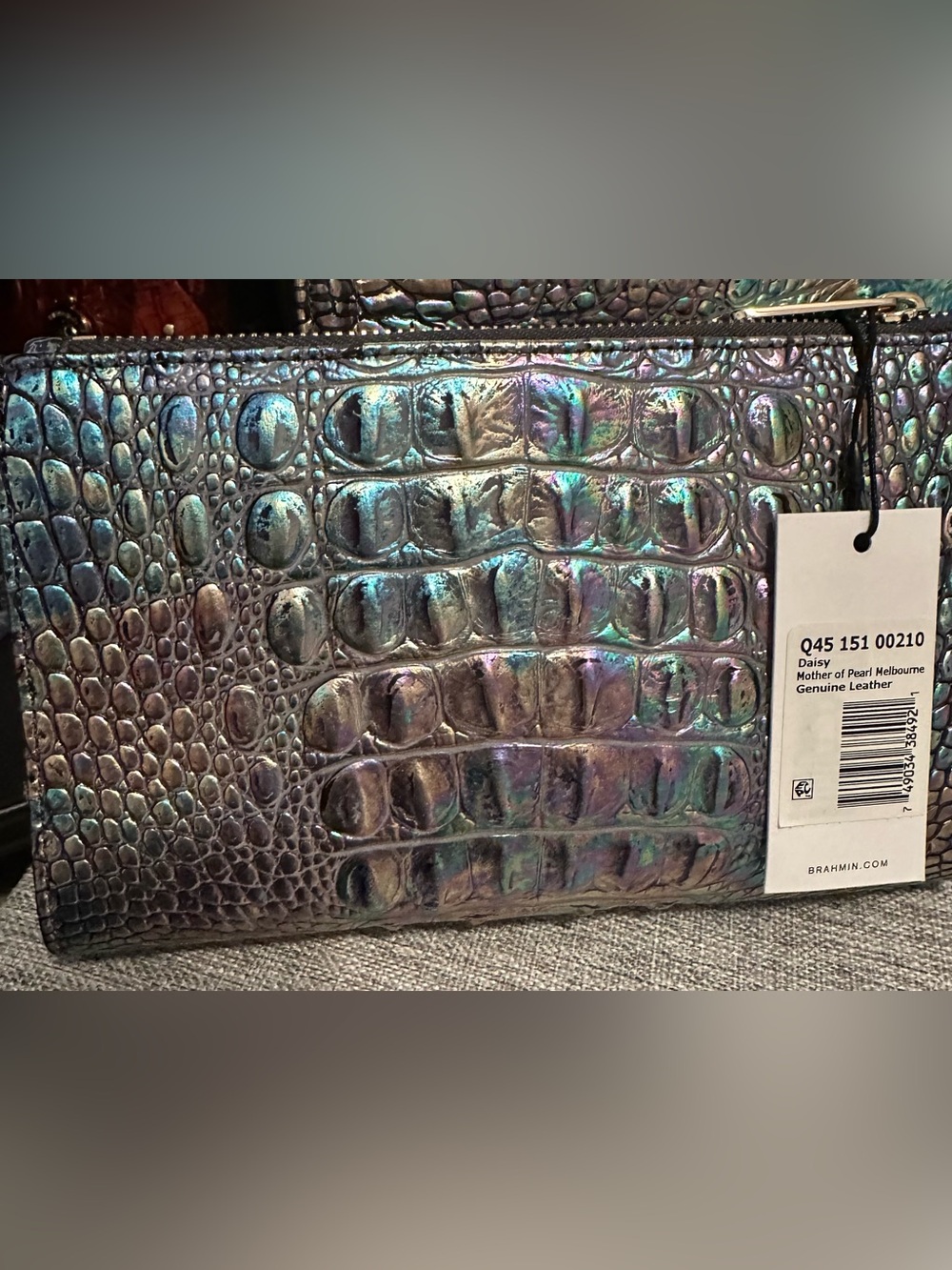 RARE Brahmin Mother of Pearl Daisy Iridescent/Holographic Wristlet - Picture 4 of 8